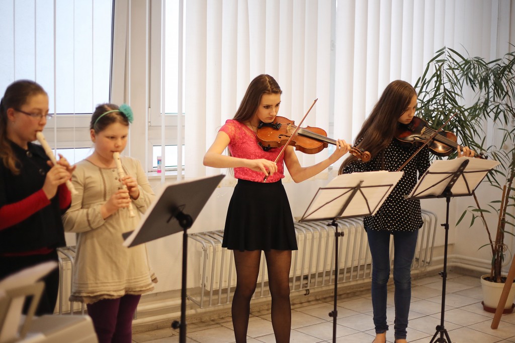 Read more about the article 5.5.2015 Vystúpenie žiakov Poštové múzeum