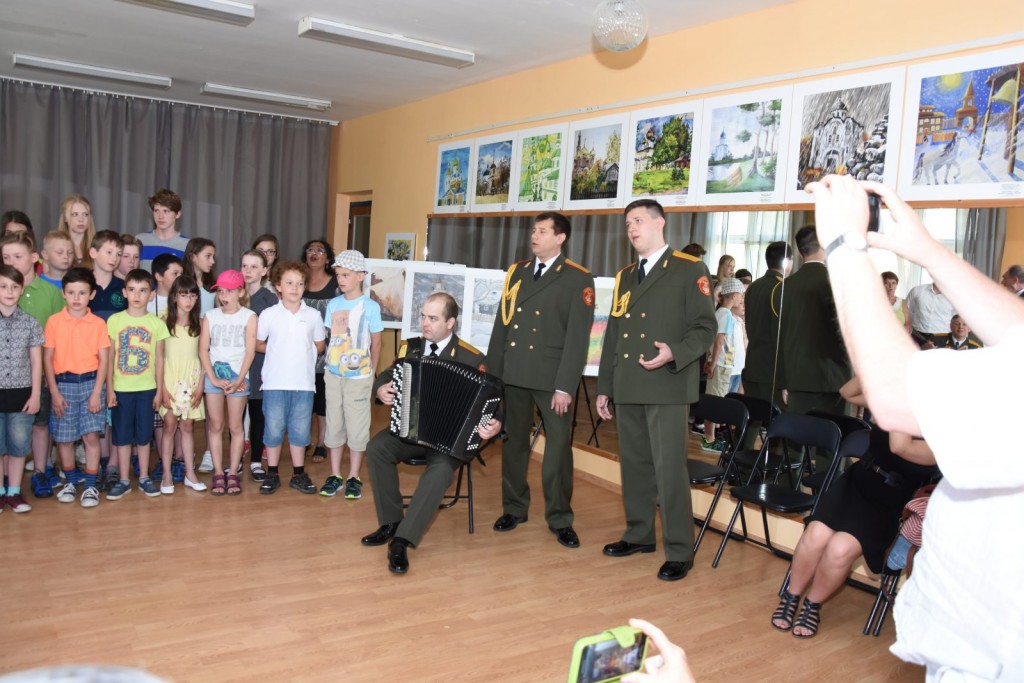 Read more about the article Vystúpenie členov súboru Alexandrovci v našej SZUŠ Lavuta!