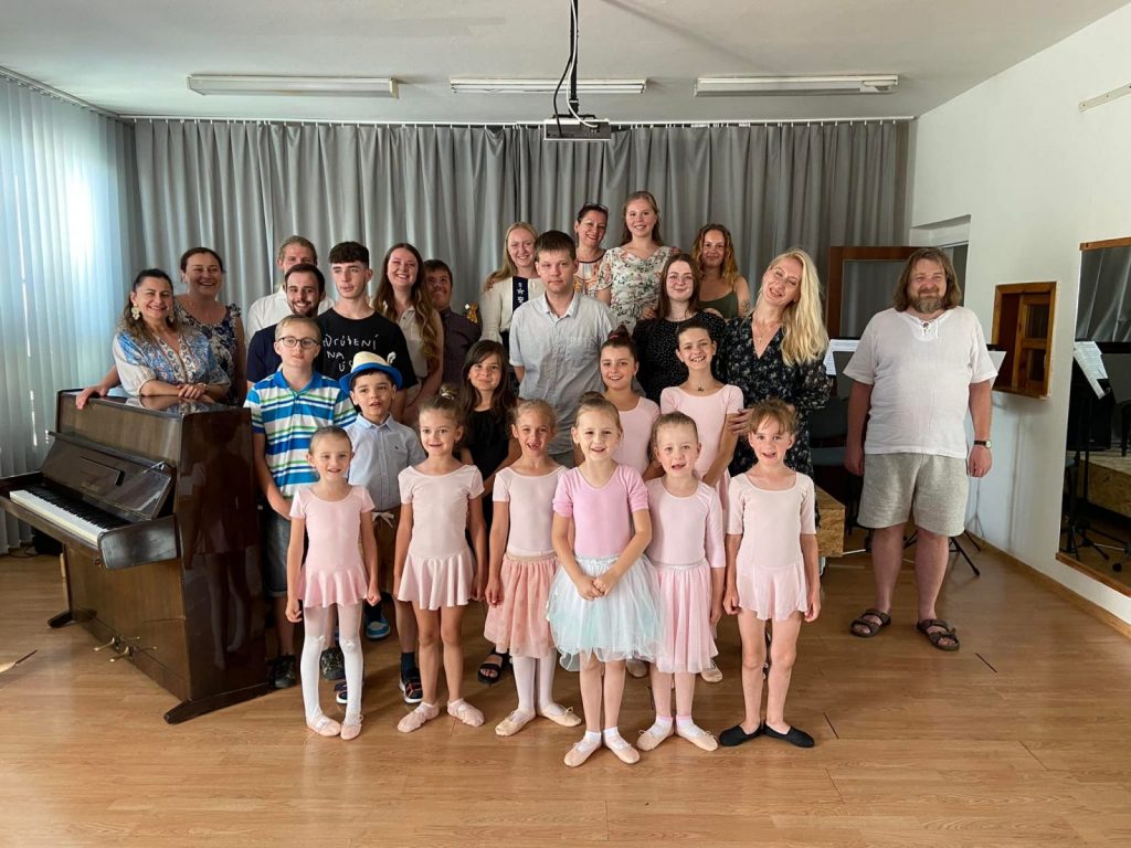 Read more about the article Želáme všetkým našim žiakom slnkom zaliate a na zážitky bohaté prázdniny!