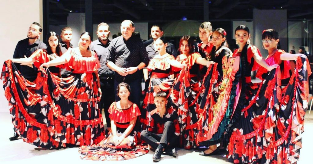 Read more about the article Náš súbor rómskych tancov ROMA SAM v Bruseli!